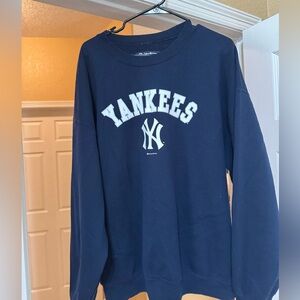 New York Yankees sweatshirt